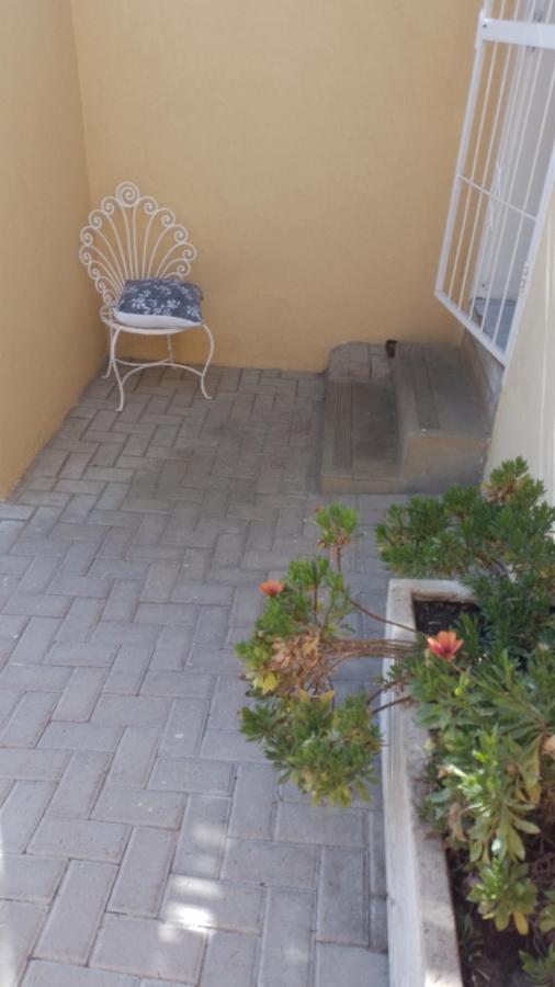 Larochelle Guesthouse Keetmanshoop Luaran gambar