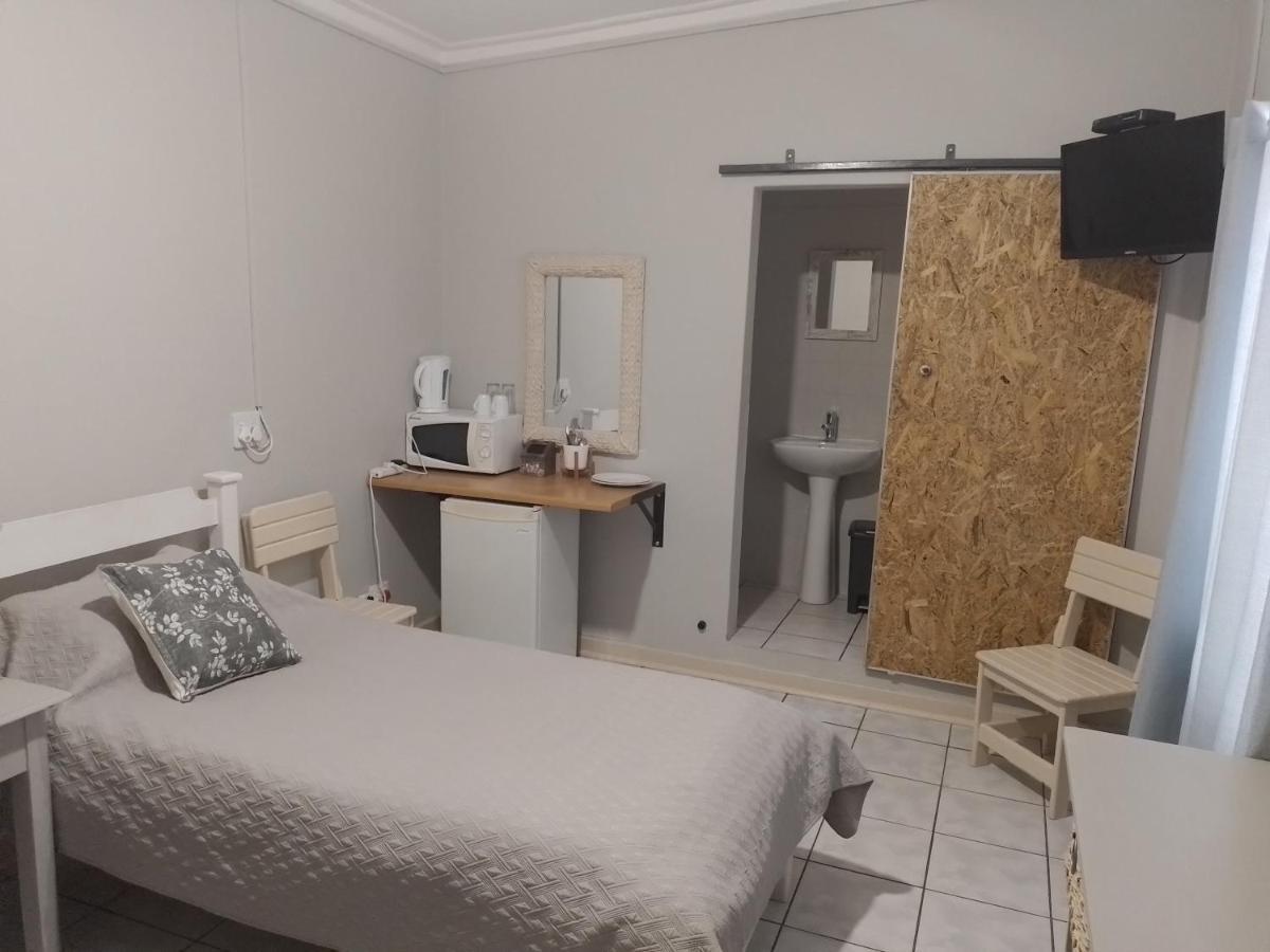 Larochelle Guesthouse Keetmanshoop Luaran gambar