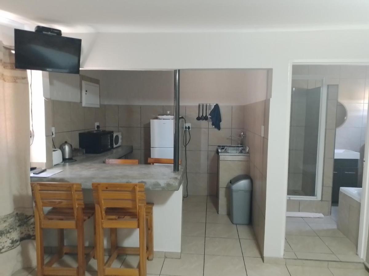 Larochelle Guesthouse Keetmanshoop Luaran gambar