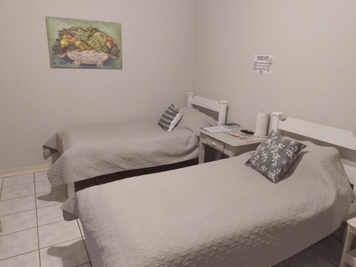 Larochelle Guesthouse Keetmanshoop Luaran gambar