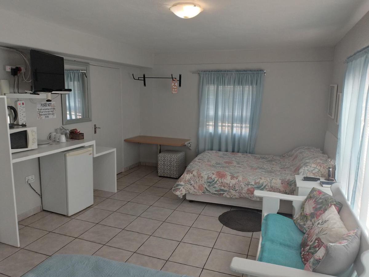 Larochelle Guesthouse Keetmanshoop Luaran gambar