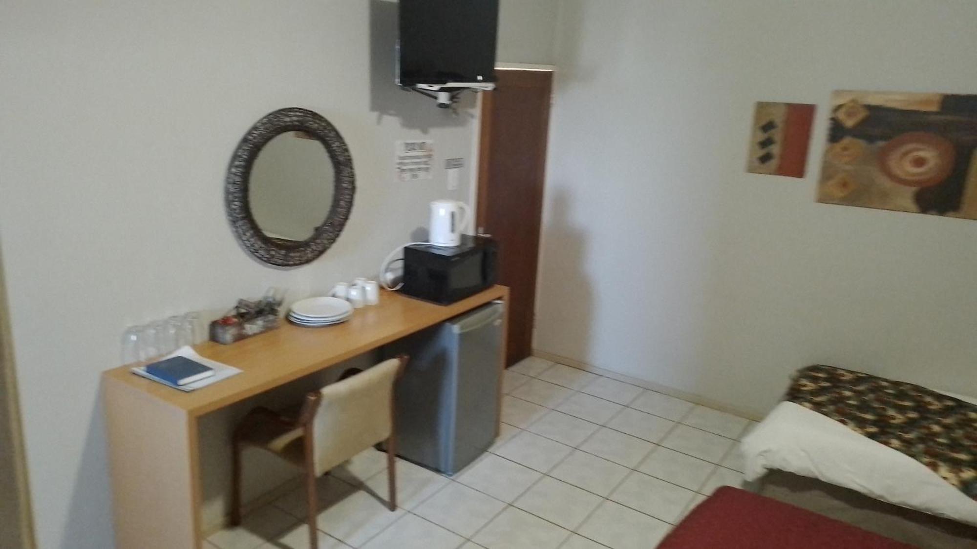 Larochelle Guesthouse Keetmanshoop Bilik gambar
