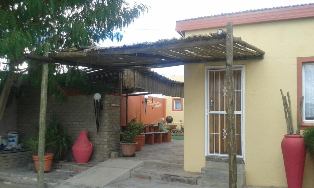 Larochelle Guesthouse Keetmanshoop Luaran gambar