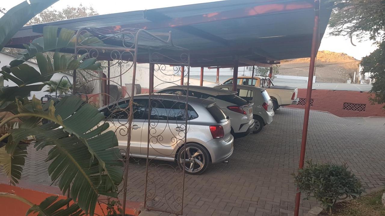 Larochelle Guesthouse Keetmanshoop Luaran gambar